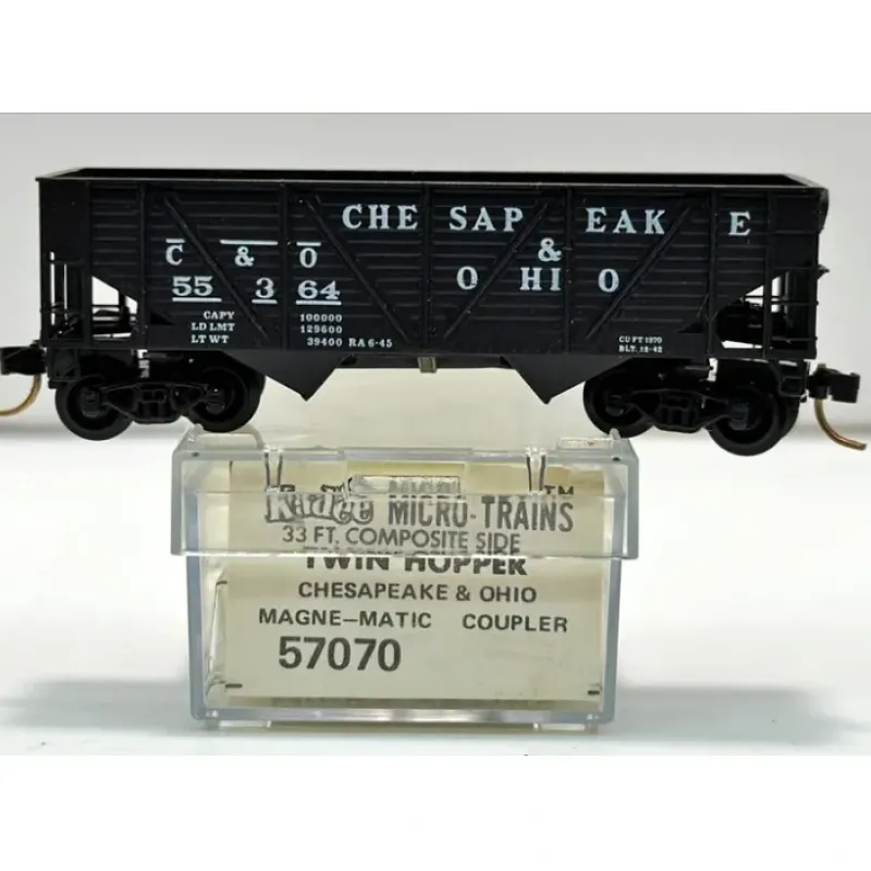 Micro-Trains 05700070 N C&O 33' Twin Bay Composite Side Hopper #55364 NIB - Your Source for Gaming Essentials Trains
